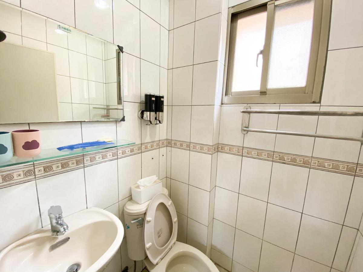 Tainan Da Ren Ju Apartment ภายนอก รูปภาพ